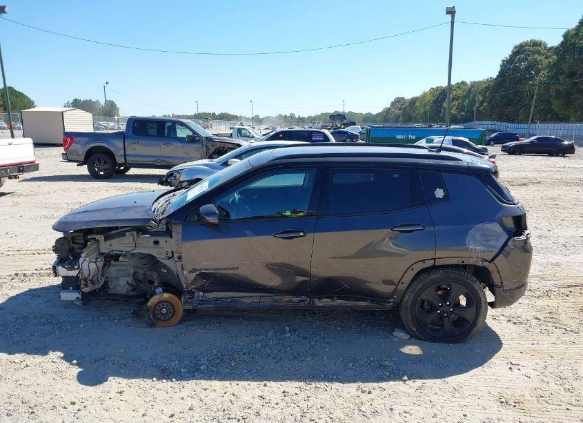 Photo 15 of 2019 Jeep Compass ALTITUDE 4X4 (VIN 3C4NJDBBXKT630963)