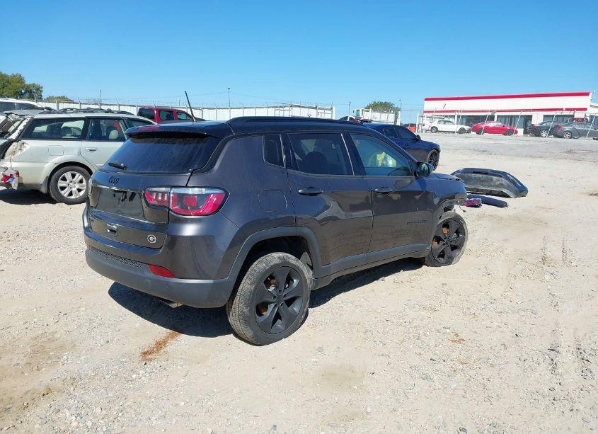 Photo 4 of 2019 Jeep Compass ALTITUDE 4X4 (VIN 3C4NJDBBXKT630963)