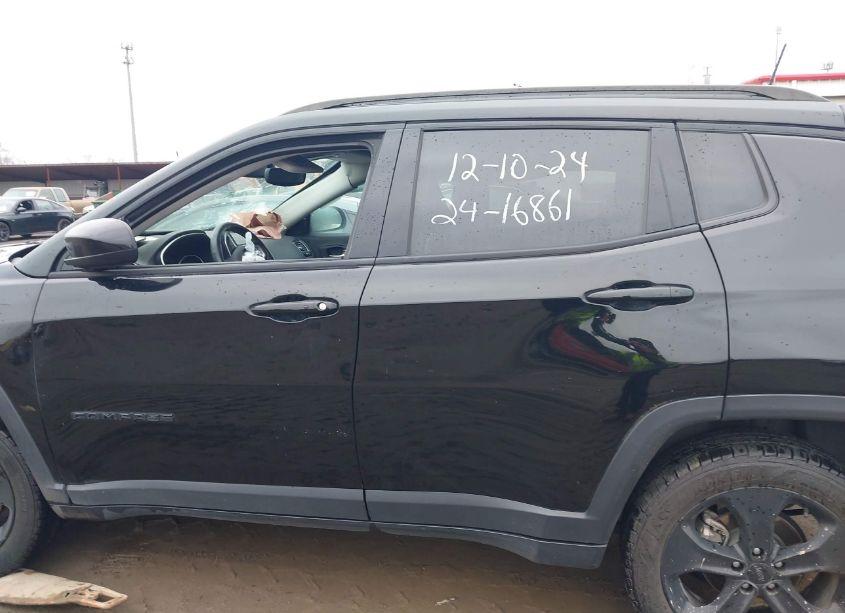 Photo 13 of 2019 Jeep Compass ALTITUDE 4X4 (VIN 3C4NJDBBXKT647441)