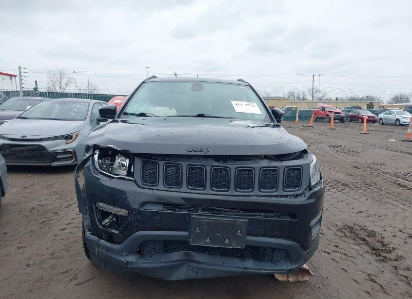 Photo 6 of 2019 Jeep Compass ALTITUDE 4X4 (VIN 3C4NJDBBXKT647441)