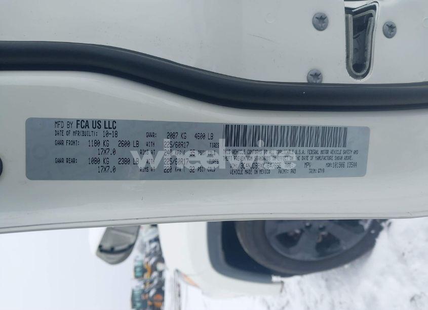 Photo 9 of 2019 Jeep Compass LATITUDE 4X4 (VIN 3C4NJDBBXKT647665)