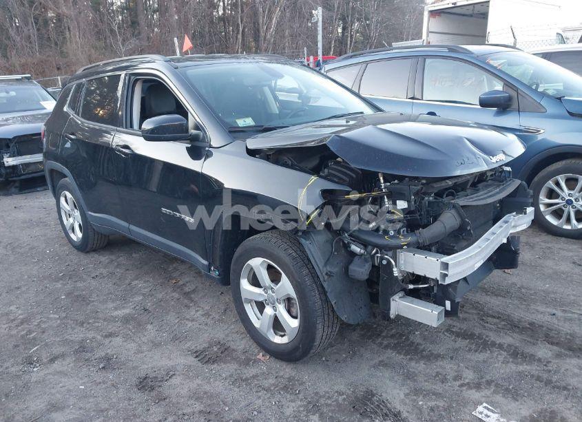 2019 Jeep Compass LATITUDE 4X4 (VIN 3C4NJDBBXKT724227) main photo