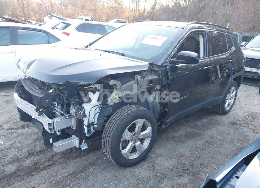 Photo 2 of 2019 Jeep Compass LATITUDE 4X4 (VIN 3C4NJDBBXKT724227)