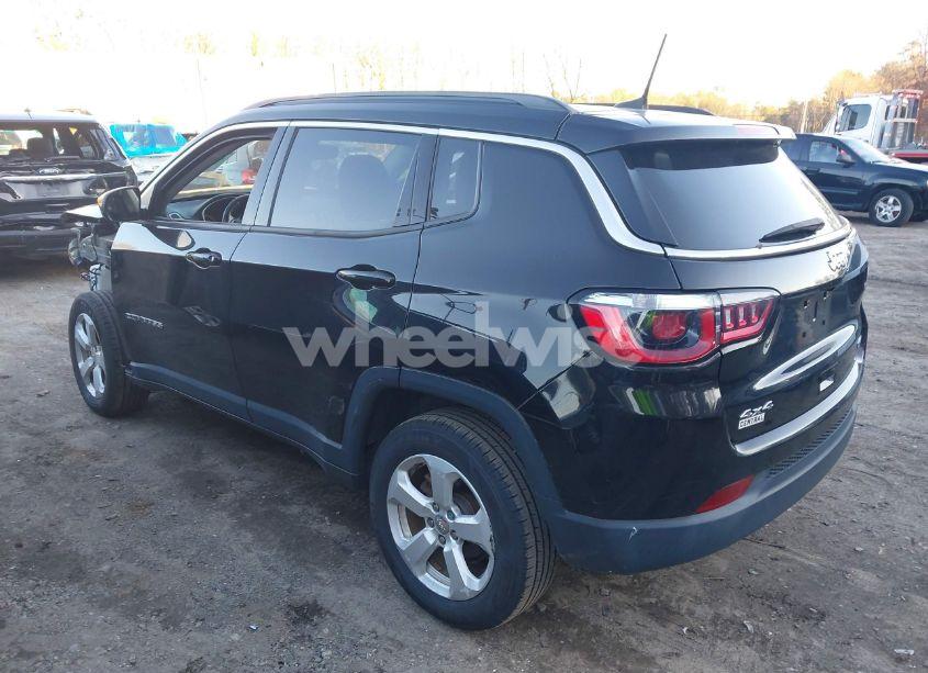 Photo 3 of 2019 Jeep Compass LATITUDE 4X4 (VIN 3C4NJDBBXKT724227)
