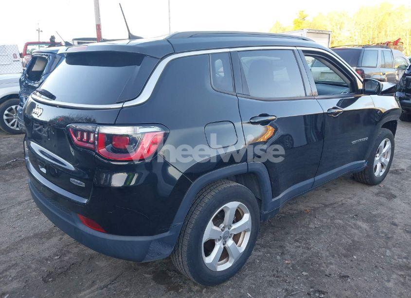 Photo 4 of 2019 Jeep Compass LATITUDE 4X4 (VIN 3C4NJDBBXKT724227)