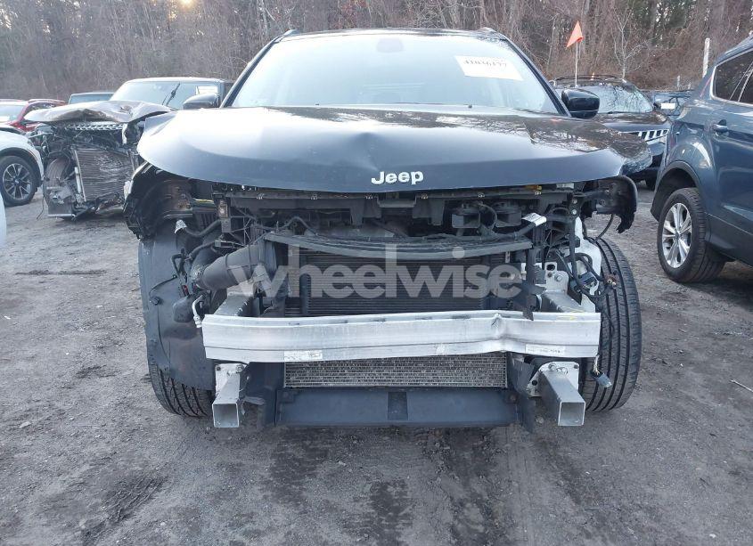 Photo 6 of 2019 Jeep Compass LATITUDE 4X4 (VIN 3C4NJDBBXKT724227)