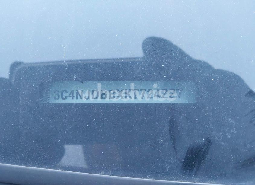 Photo 9 of 2019 Jeep Compass LATITUDE 4X4 (VIN 3C4NJDBBXKT724227)