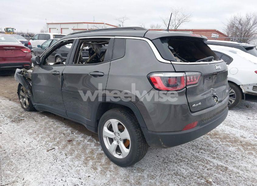 Photo 3 of 2019 Jeep Compass LATITUDE 4X4 (VIN 3C4NJDBBXKT807057)