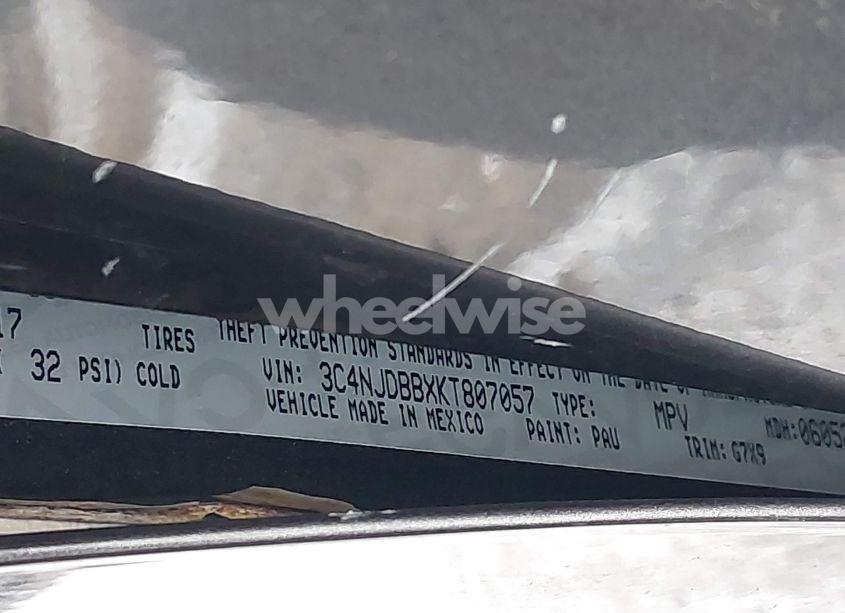 Photo 9 of 2019 Jeep Compass LATITUDE 4X4 (VIN 3C4NJDBBXKT807057)