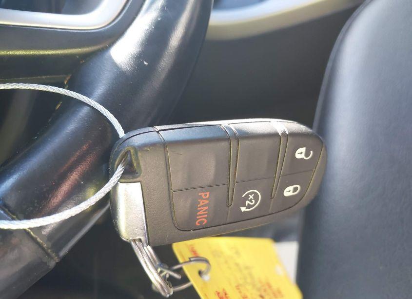 Photo 11 of 2019 Jeep Compass LATITUDE 4X4 (VIN 3C4NJDBBXKT818415)