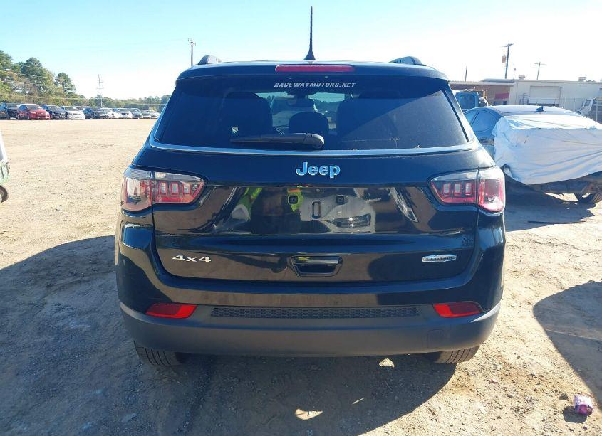 Photo 16 of 2019 Jeep Compass LATITUDE 4X4 (VIN 3C4NJDBBXKT818415)