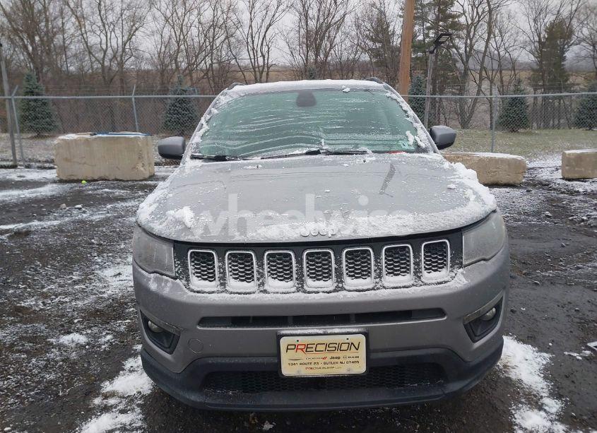 Photo 12 of 2019 Jeep Compass LATITUDE 4X4 (VIN 3C4NJDBBXKT834498)