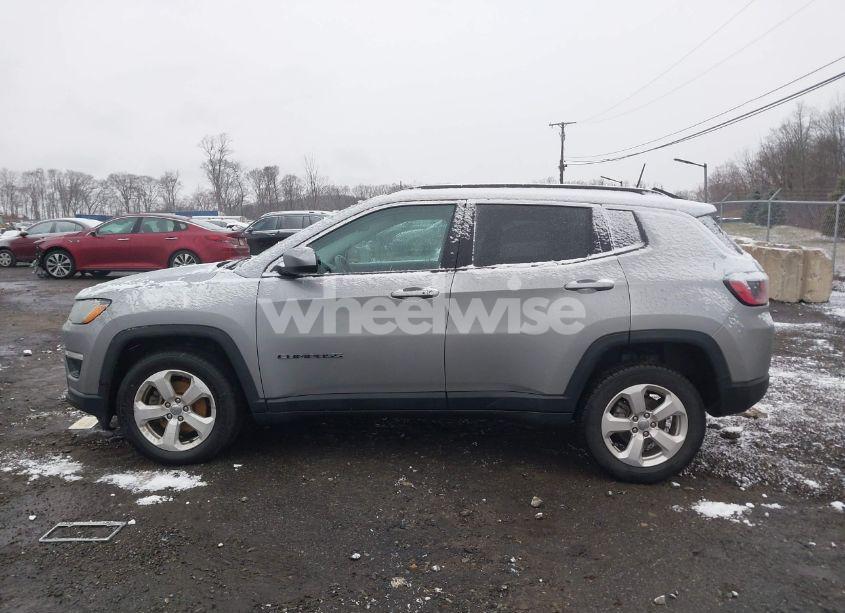 Photo 14 of 2019 Jeep Compass LATITUDE 4X4 (VIN 3C4NJDBBXKT834498)