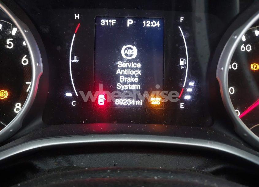 Photo 15 of 2019 Jeep Compass LATITUDE 4X4 (VIN 3C4NJDBBXKT834498)