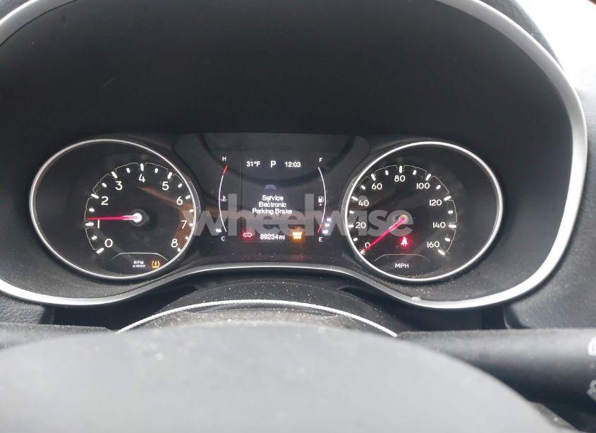 Photo 7 of 2019 Jeep Compass LATITUDE 4X4 (VIN 3C4NJDBBXKT834498)