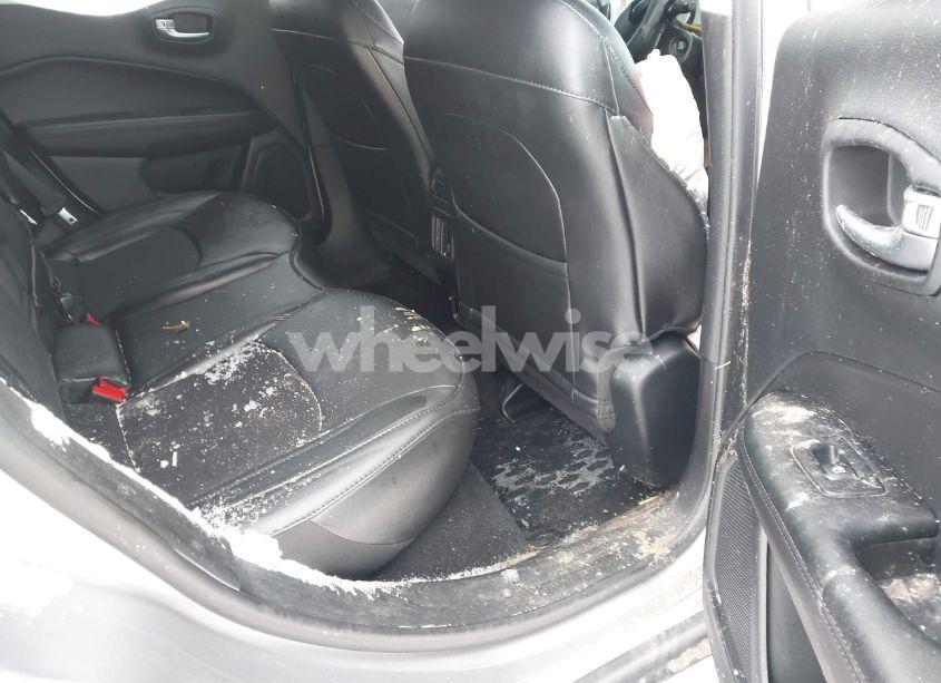 Photo 8 of 2019 Jeep Compass ALTITUDE 4X4 (VIN 3C4NJDBBXKT840382)