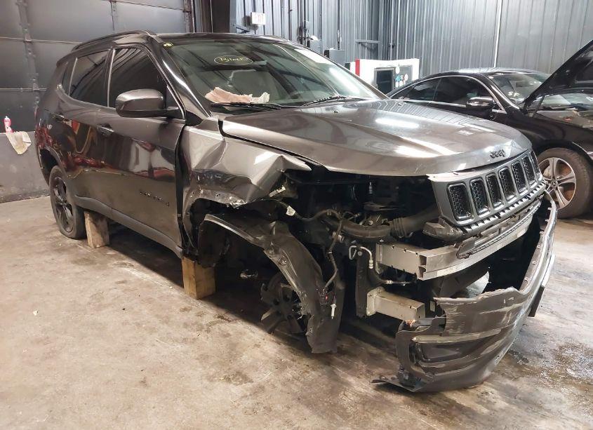 2019 Jeep Compass ALTITUDE 4X4 (VIN 3C4NJDBBXKT842651) main photo