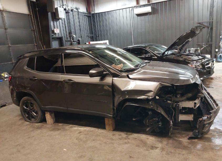 Photo 14 of 2019 Jeep Compass ALTITUDE 4X4 (VIN 3C4NJDBBXKT842651)