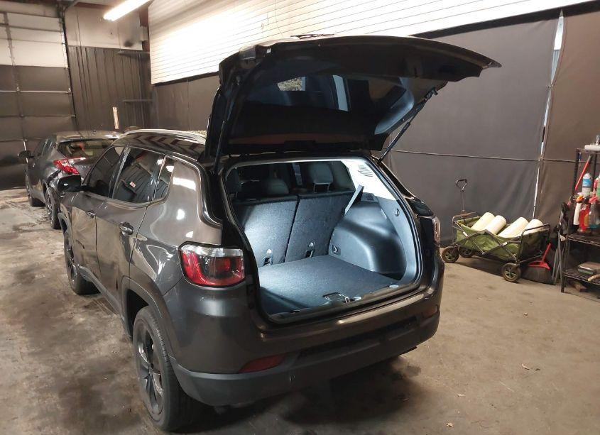 Photo 3 of 2019 Jeep Compass ALTITUDE 4X4 (VIN 3C4NJDBBXKT842651)