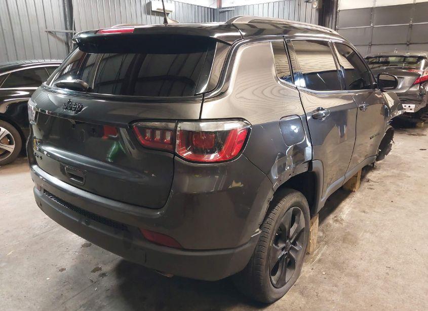 Photo 4 of 2019 Jeep Compass ALTITUDE 4X4 (VIN 3C4NJDBBXKT842651)