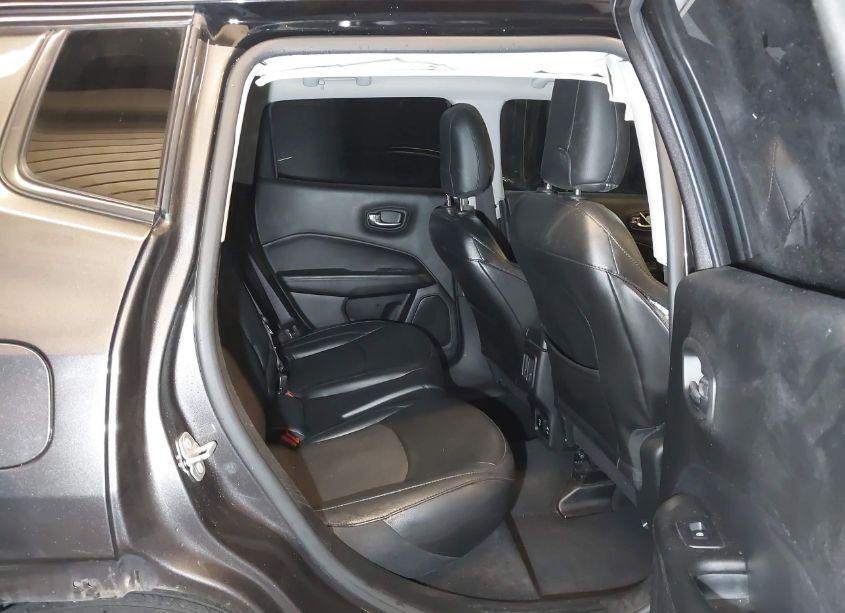 Photo 8 of 2019 Jeep Compass ALTITUDE 4X4 (VIN 3C4NJDBBXKT842651)