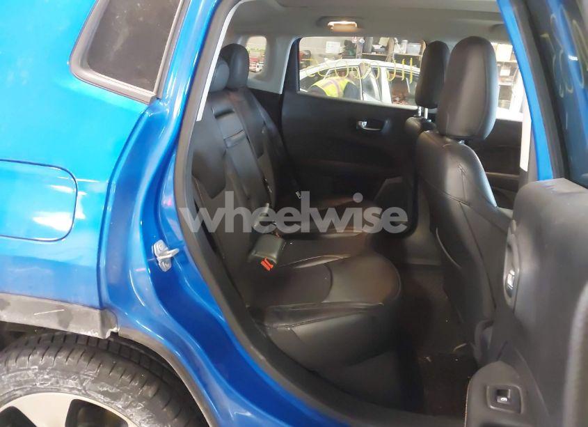 Photo 8 of 2020 Jeep Compass LATITUDE 4X4 (VIN 3C4NJDBBXLT104849)