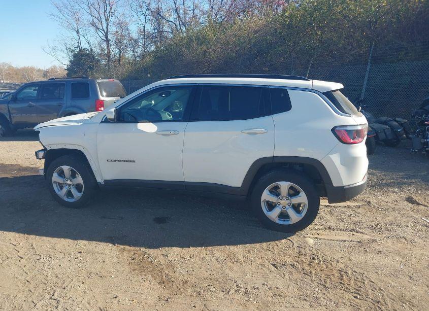 Photo 15 of 2021 Jeep Compass LATITUDE 4X4 (VIN 3C4NJDBBXMT509742)