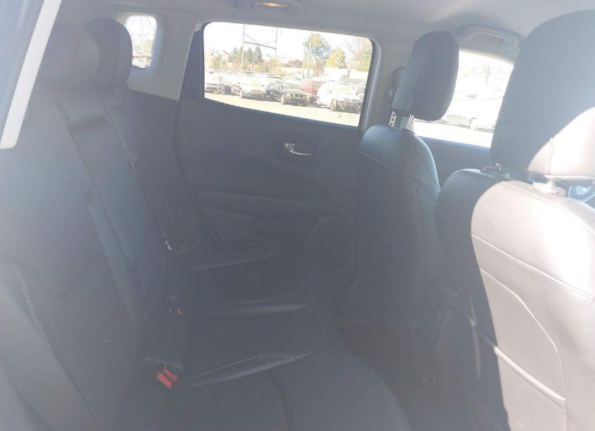 Photo 8 of 2021 Jeep Compass LATITUDE 4X4 (VIN 3C4NJDBBXMT509742)