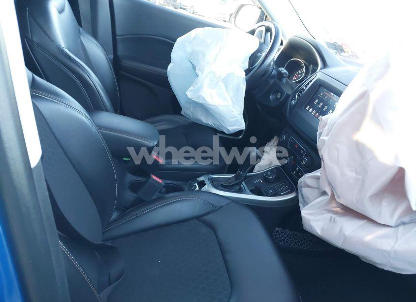 Photo 5 of 2021 Jeep Compass LATITUDE 4X4 (VIN 3C4NJDBBXMT576440)