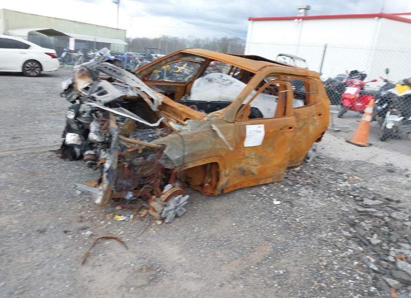 Photo 2 of 2021 Jeep Compass ALTITUDE 4X4 (VIN 3C4NJDBBXMT586837)