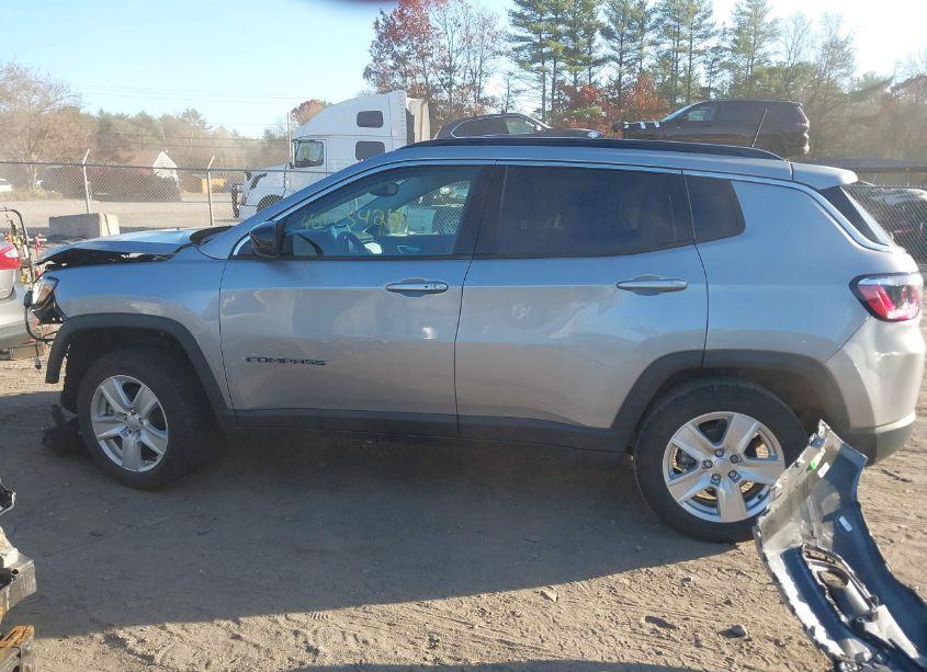 Photo 14 of 2022 Jeep Compass LATITUDE 4X4 (VIN 3C4NJDBBXNT116504)