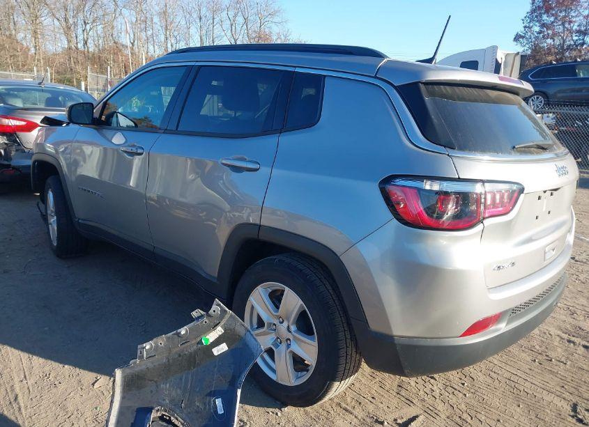 Photo 3 of 2022 Jeep Compass LATITUDE 4X4 (VIN 3C4NJDBBXNT116504)