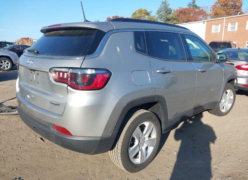 Photo 4 of 2022 Jeep Compass LATITUDE 4X4 (VIN 3C4NJDBBXNT116504)