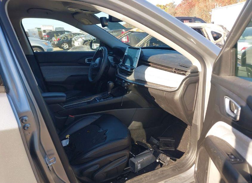 Photo 5 of 2022 Jeep Compass LATITUDE 4X4 (VIN 3C4NJDBBXNT116504)