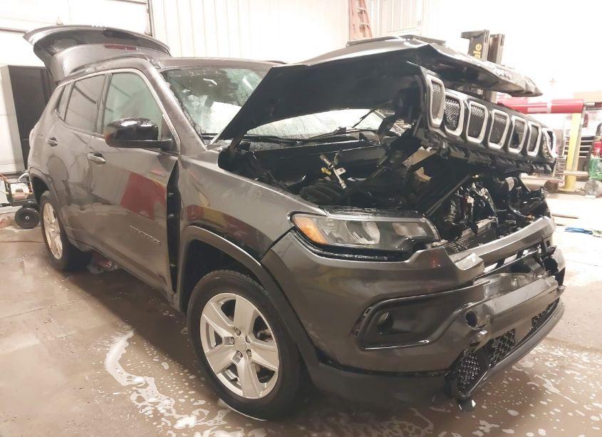2022 Jeep Compass LATITUDE 4X4 (VIN 3C4NJDBBXNT120665) main photo