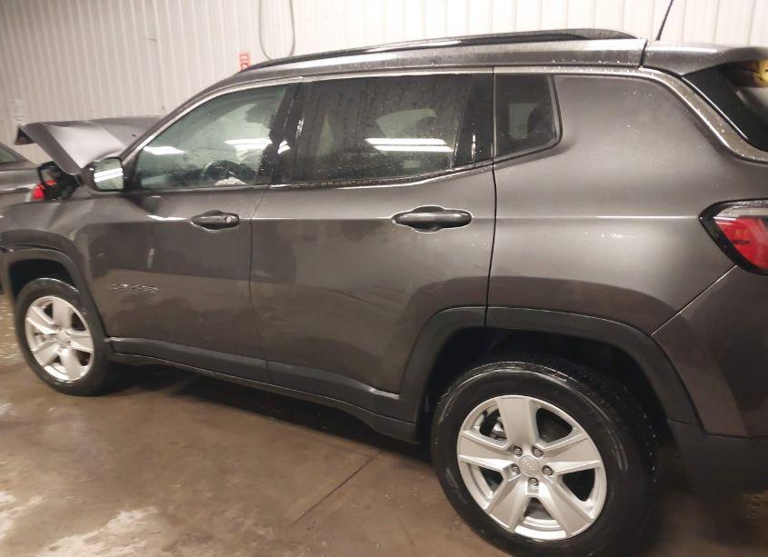 Photo 14 of 2022 Jeep Compass LATITUDE 4X4 (VIN 3C4NJDBBXNT120665)