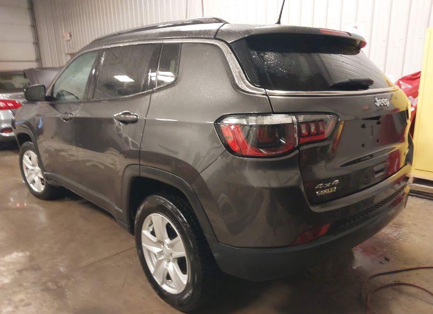 Photo 3 of 2022 Jeep Compass LATITUDE 4X4 (VIN 3C4NJDBBXNT120665)
