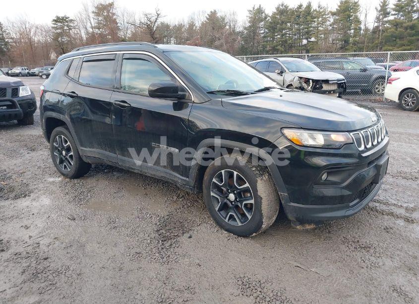 2022 Jeep Compass LATITUDE 4X4 (VIN 3C4NJDBBXNT124344) main photo