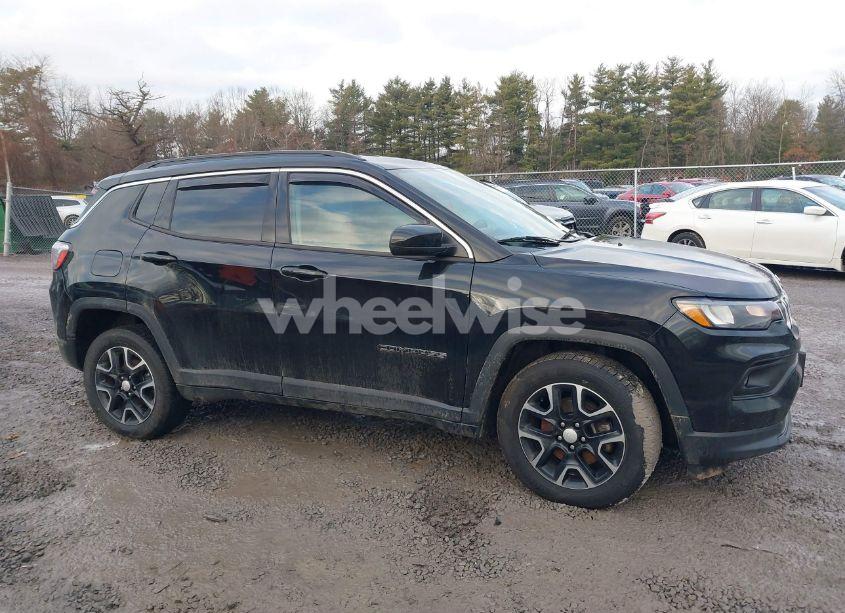 Photo 13 of 2022 Jeep Compass LATITUDE 4X4 (VIN 3C4NJDBBXNT124344)
