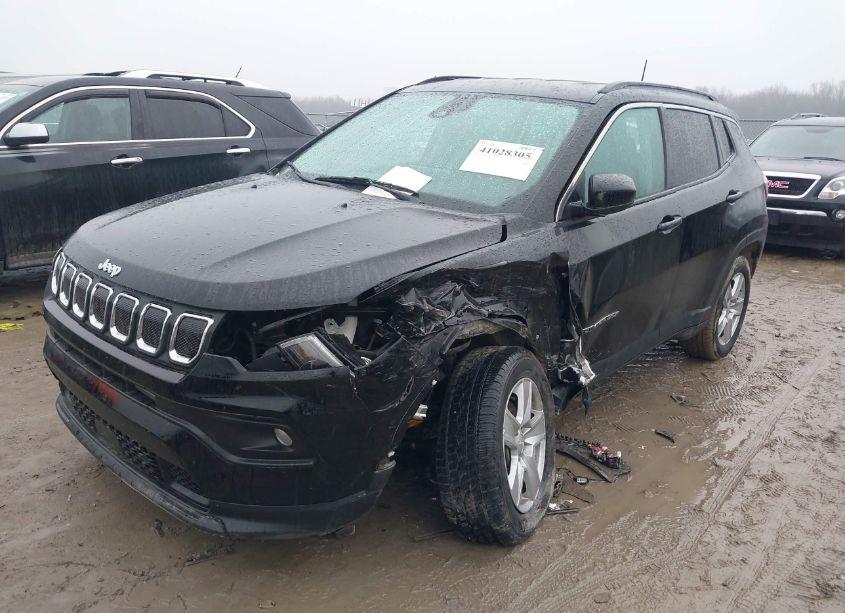 Photo 2 of 2022 Jeep Compass LATITUDE 4X4 (VIN 3C4NJDBBXNT171759)