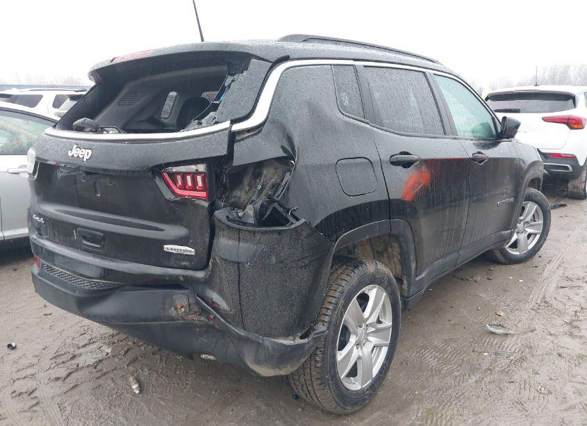 Photo 4 of 2022 Jeep Compass LATITUDE 4X4 (VIN 3C4NJDBBXNT171759)