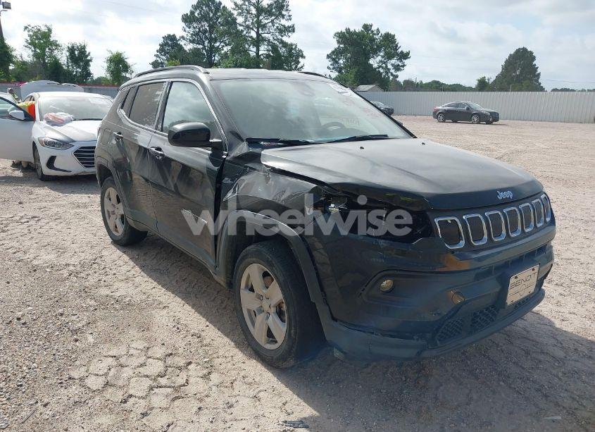 2022 Jeep Compass LATITUDE 4X4 (VIN 3C4NJDBBXNT209295) main photo