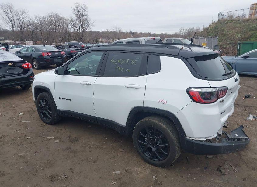 Photo 3 of 2022 Jeep Compass ALTITUDE 4X4 (VIN 3C4NJDBBXNT220362)