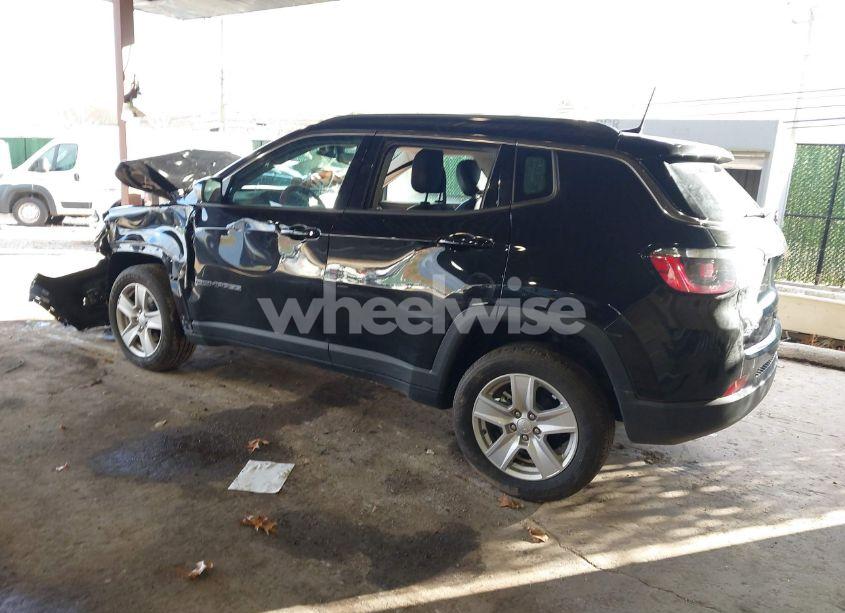 Photo 3 of 2022 Jeep Compass LATITUDE 4X4 (VIN 3C4NJDBBXNT232091)