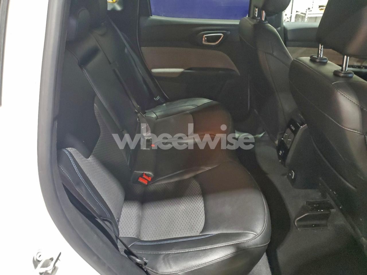 Photo 11 of 2024 JEEP COMPASS LATITUDE N/A (VIN 3C4NJDBN0RT117788)