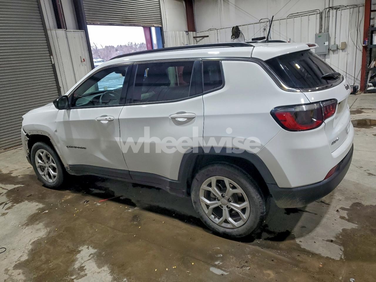 Photo 2 of 2024 JEEP COMPASS LATITUDE N/A (VIN 3C4NJDBN0RT117788)