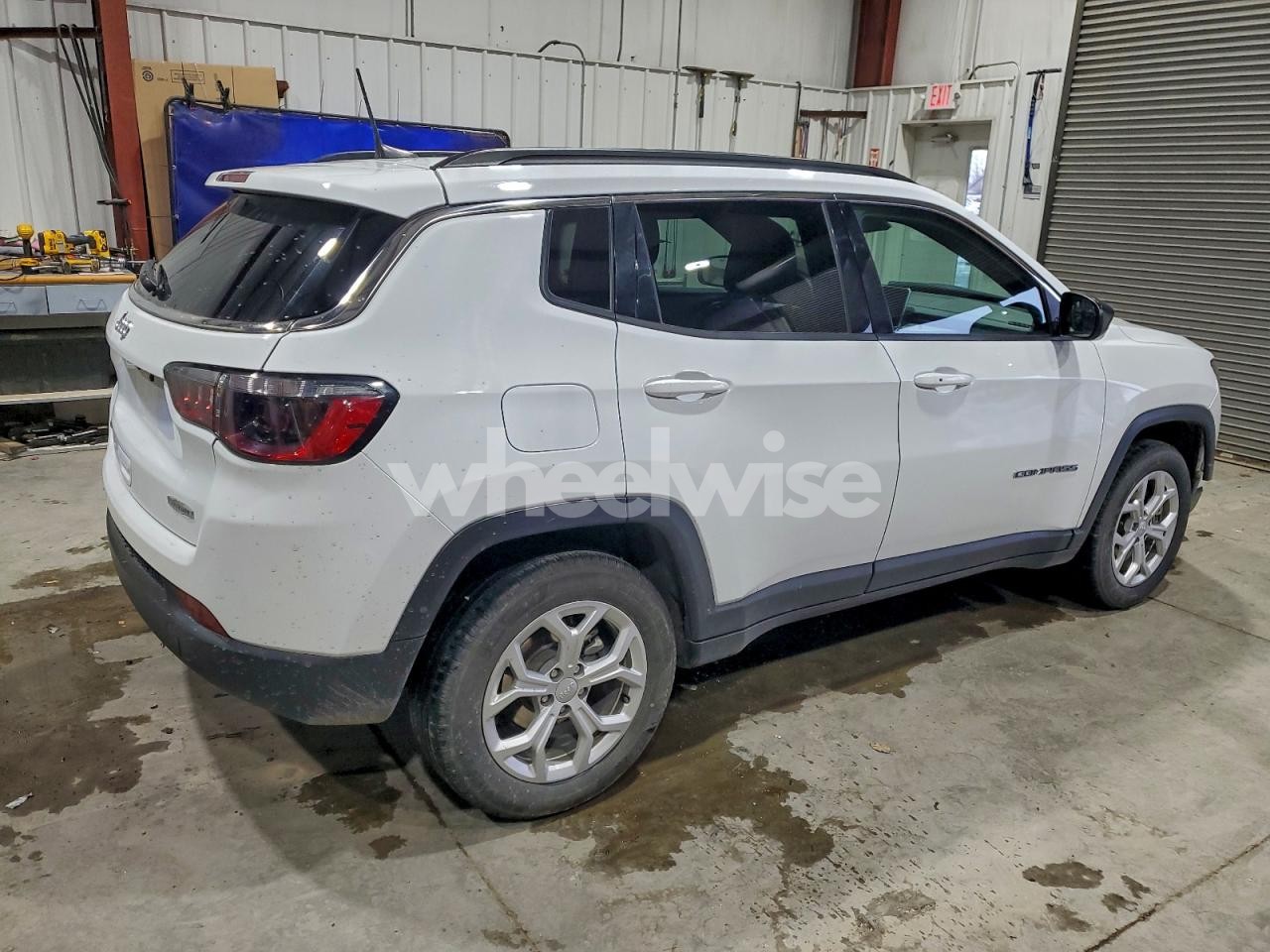 Photo 3 of 2024 JEEP COMPASS LATITUDE N/A (VIN 3C4NJDBN0RT117788)