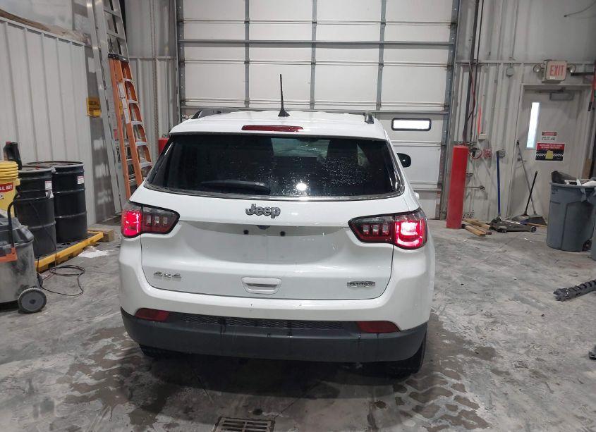 Photo 16 of 2024 Jeep Compass LATITUDE 4X4 (VIN 3C4NJDBN0RT119122)