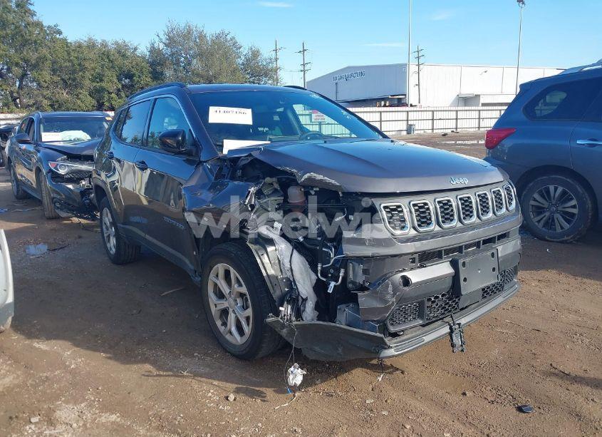 2024 Jeep Compass LATITUDE 4X4 (VIN 3C4NJDBN0RT132792) main photo
