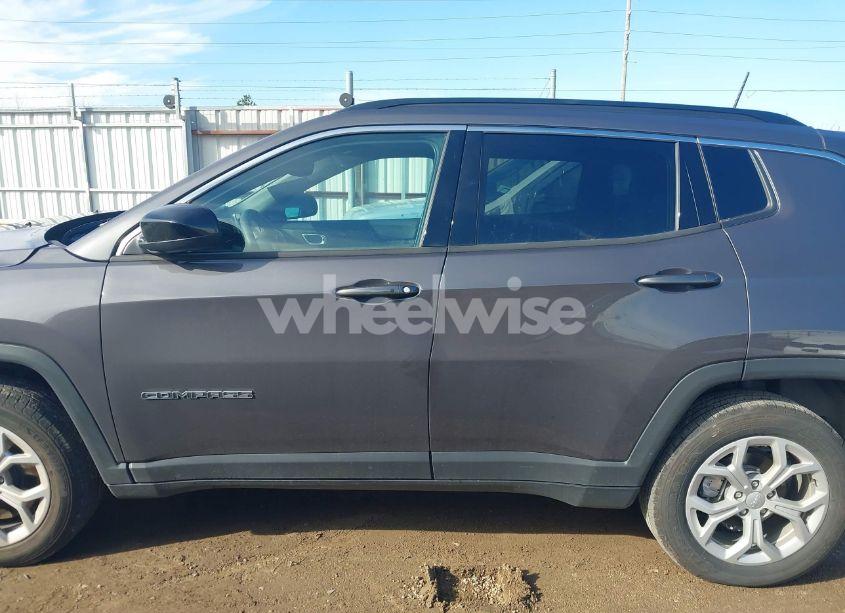 Photo 15 of 2024 Jeep Compass LATITUDE 4X4 (VIN 3C4NJDBN0RT132792)